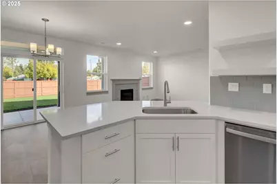 5645 Magnificence Way, Eugene, OR 97402 - Photo 7