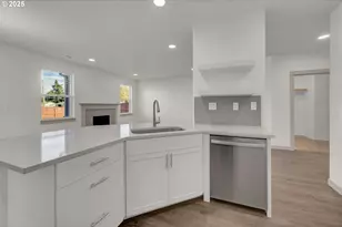 5645 Magnificence Wy, Eugene, OR 97402 - Photo 11