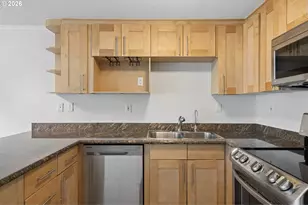 7937 SW 40th Ave, Portland, OR 97219 - Photo 15