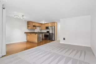 7937 SW 40th Ave, Portland, OR 97219 - Photo 9