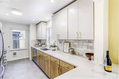 608 E 27th St, Vancouver, WA 98663 - Photo 11