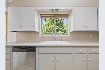 3673 Mapleton Dr, West Linn, OR 97068 - Photo 7