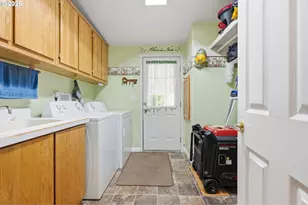 1313 E Monroe Ave, Cottage Grove, OR 97424 - Photo 39