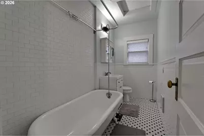 2127 NW Irving St, Portland, OR 97210 - Photo 17