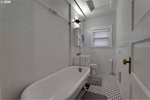 2127 NW Irving St, Portland, OR 97210 - Photo 17