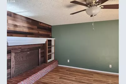 130 NE 12th Ave, Canby, OR 97013 - Photo 11
