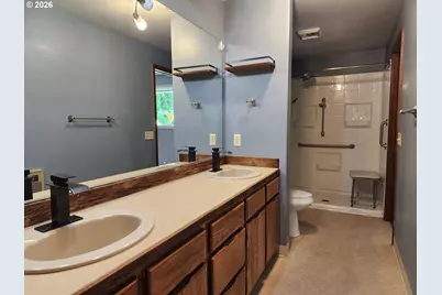 130 NE 12th Ave, Canby, OR 97013 - Photo 17