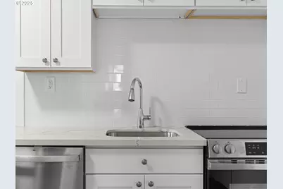 3721 N Michigan Ave, Portland, OR 97227 - Photo 9