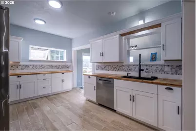 432 N Yodel Ln, Otis, OR 97368 - Photo 9