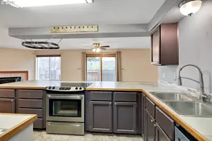 93 Salmon St, Saint Helens, OR 97051 - Photo 17