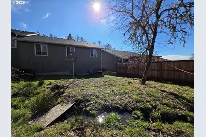 1660 NE Alameda Ave, Roseburg, OR 97470 - Photo 33