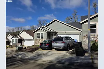 1660 NE Alameda Ave, Roseburg, OR 97470 - Photo 1