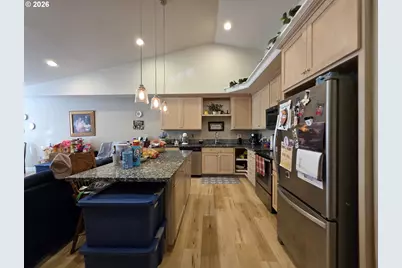 1660 NE Alameda Ave, Roseburg, OR 97470 - Photo 17