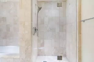 841 S Gaines St, Portland, OR 97239 - Photo 29