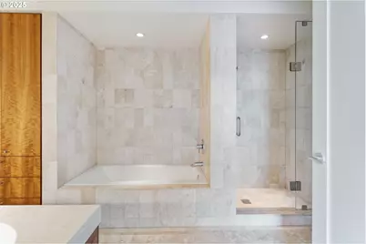 841 S Gaines St #1704, Portland, OR 97239 - Photo 27