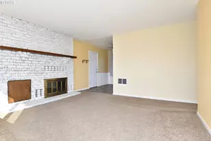 1226 SW Hensley Rd, Troutdale, OR 97060 - Photo 7