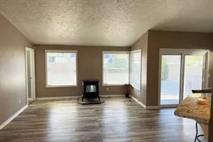 2419 Hickory Ave, Longview, WA 98632 - Photo 9