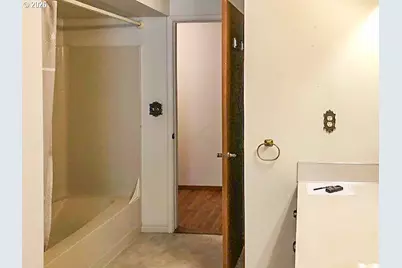 1649 NW Martin Ave, Roseburg, OR 97471 - Photo 19