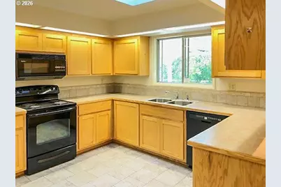 1649 NW Martin Ave, Roseburg, OR 97471 - Photo 7