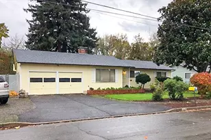 1649 NW Martin Ave, Roseburg, OR 97471 - Photo 1