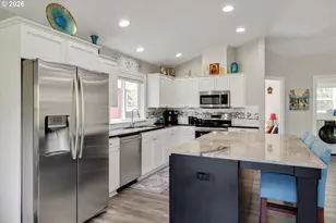 3769 10th St, Hubbard, OR 97032 - Photo 9