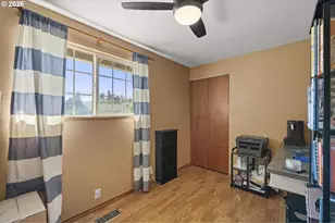 382 S 46th St, Springfield, OR 97478 - Photo 15