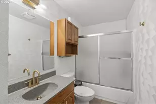 382 S 46th St, Springfield, OR 97478 - Photo 17