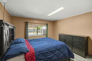 382 S 46th St, Springfield, OR 97478 - Photo 11