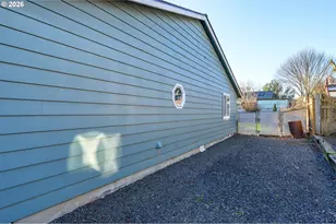 217 S 3rd St, Carlton, OR 97111 - Photo 5