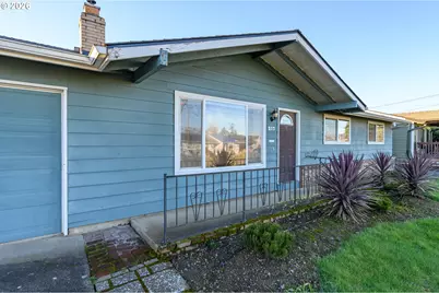 217 S 3rd St, Carlton, OR 97111 - Photo 3