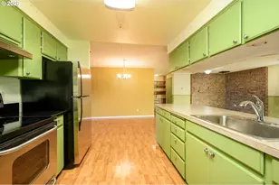 217 S 3rd St, Carlton, OR 97111 - Photo 17