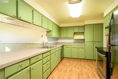 217 S 3rd St, Carlton, OR 97111 - Photo 15