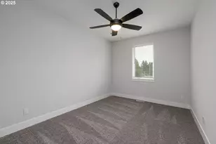 15221 S E Towers Ter, Milwaukie, OR 97267 - Photo 21