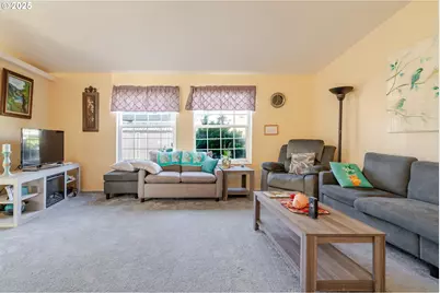 38129 Weirich Dr, Lebanon, OR 97355 - Photo 11