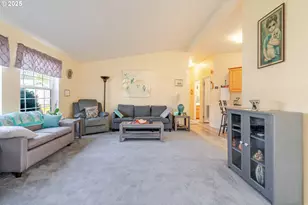 38129 Weirich Dr, Lebanon, OR 97355 - Photo 9