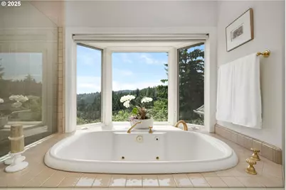 2892 NW Beuhla Vista Ter, Portland, OR 97210 - Photo 25