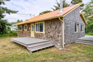 8845 Central Ct, Rockaway Beach, OR 97136 - Photo 23