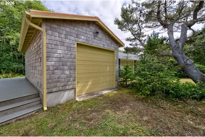 8845 Central Ct, Rockaway Beach, OR 97136 - Photo 27