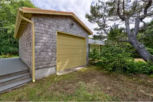 8845 Central Ct, Rockaway Beach, OR 97136 - Photo 27