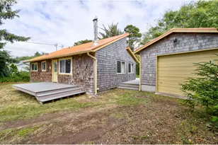8845 Central Ct, Rockaway Beach, OR 97136 - Photo 35