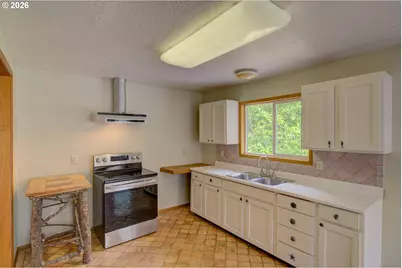 8845 Central Ct, Rockaway Beach, OR 97136 - Photo 9