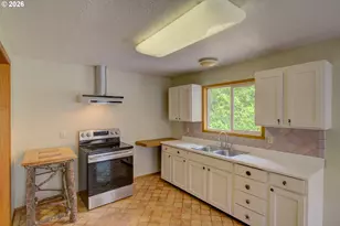 8845 Central Ct, Rockaway Beach, OR 97136 - Photo 9