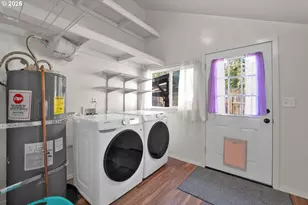 37727 Row River Rd, Dorena, OR 97434 - Photo 17