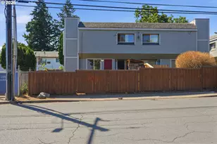 2543 SE 119th Ave, Portland, OR 97266 - Photo 3