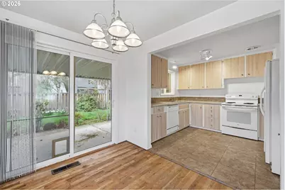 1390 Astor Way, Woodburn, OR 97071 - Photo 9