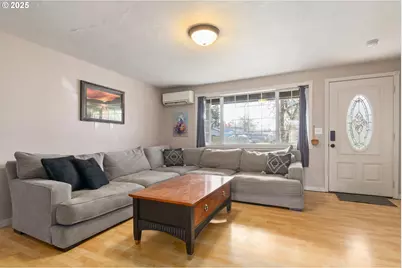 1310 W Quinalt St, Springfield, OR 97477 - Photo 7