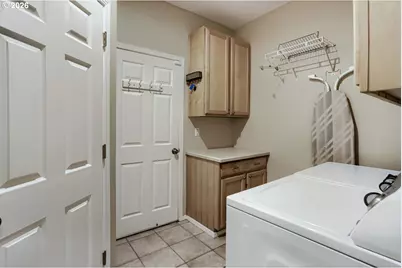 1817 NE 63rd Ave, Hillsboro, OR 97124 - Photo 25