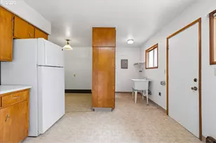 620 NE 69th Ave, Hillsboro, OR 97124 - Photo 13