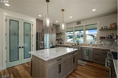 677 NW Crater Lake Dr, Dallas, OR 97338 - Photo 17