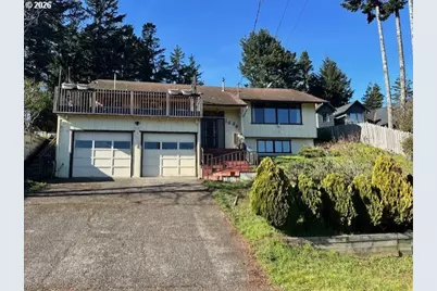 1646 Oak St, North Bend, OR 97459 - Photo 1